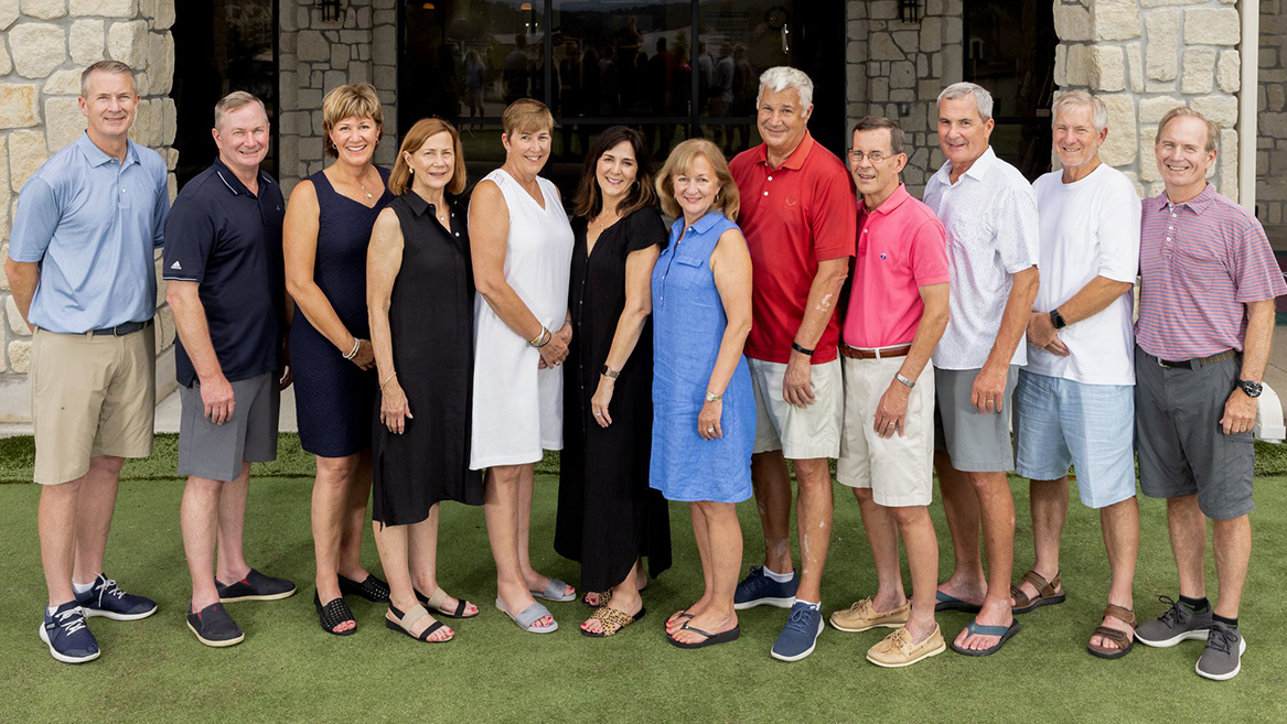 The Tracy family second generation Tracy family members, from left: Dick Tracy, Joe Tracy, Jane Schmidt, Anne Capestrain, Mary Sullivan, Susan Stamerjohn, Jean Buckley, Jim Tracy, Tom Tracy, John Tracy, Pat Tracy, and Don Tracy.